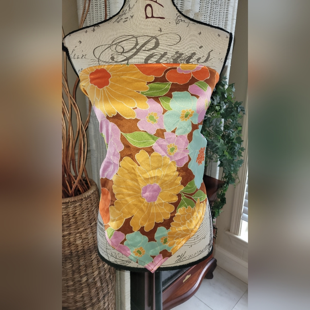 Womens 1X silky handkerchief style top